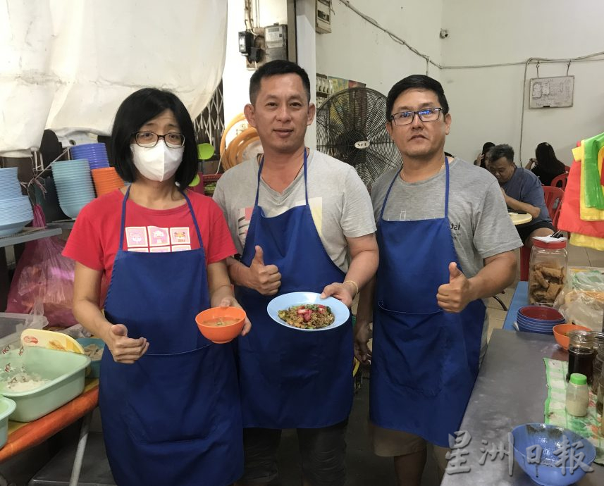 霹封底主文/人气美食-江沙进源咖哩 咖哩椰浆面散发虾米咸香