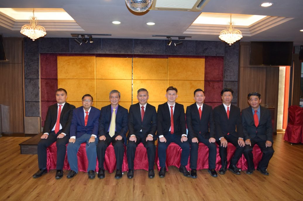 霹福州十邑会馆理事改选  叶绍仲连任会长     