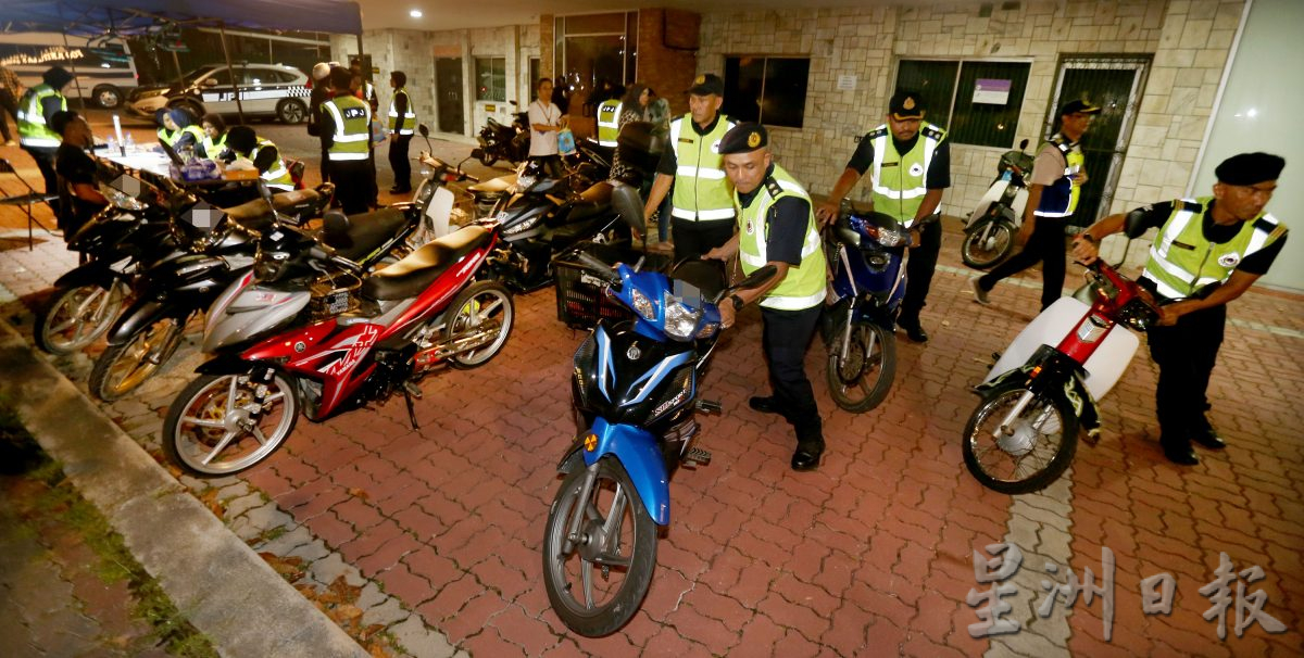 霹陆交局取缔违规车 无路税车险上路 捉!