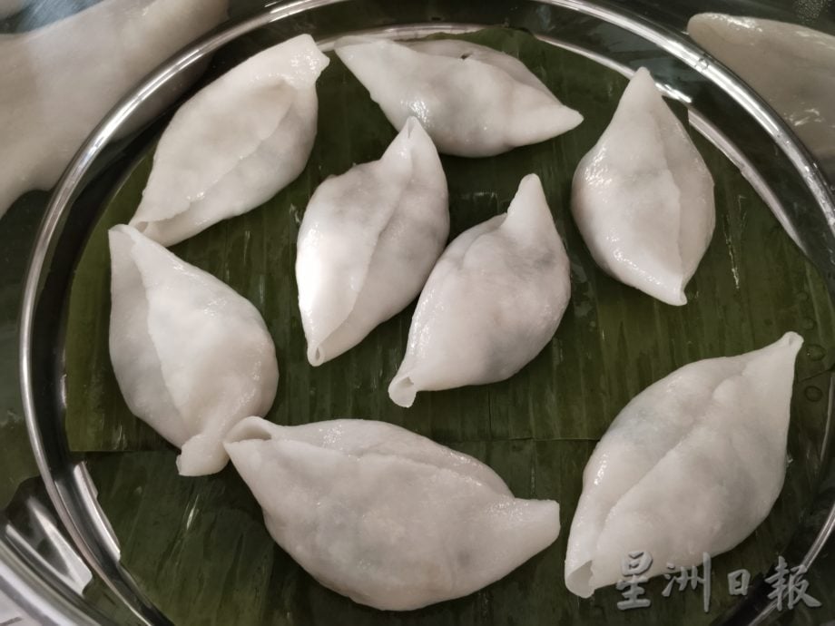 霹:17日见报/封底主文/它的诞生|河婆三宝之菜粄 看似简单炮制功夫多