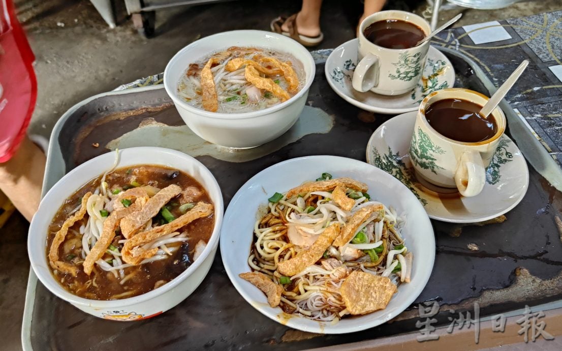 霹:6日见报/封底主文/老茶室情怀︱万裕成阿花茶餐室