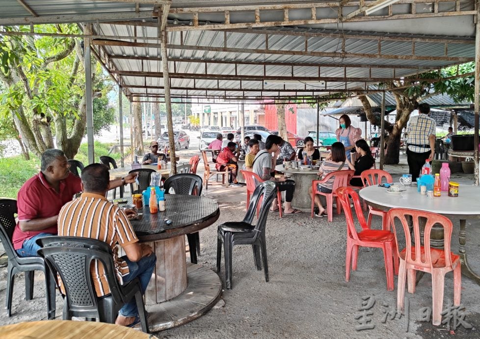 霹:6日见报/封底主文/老茶室情怀︱万裕成阿花茶餐室