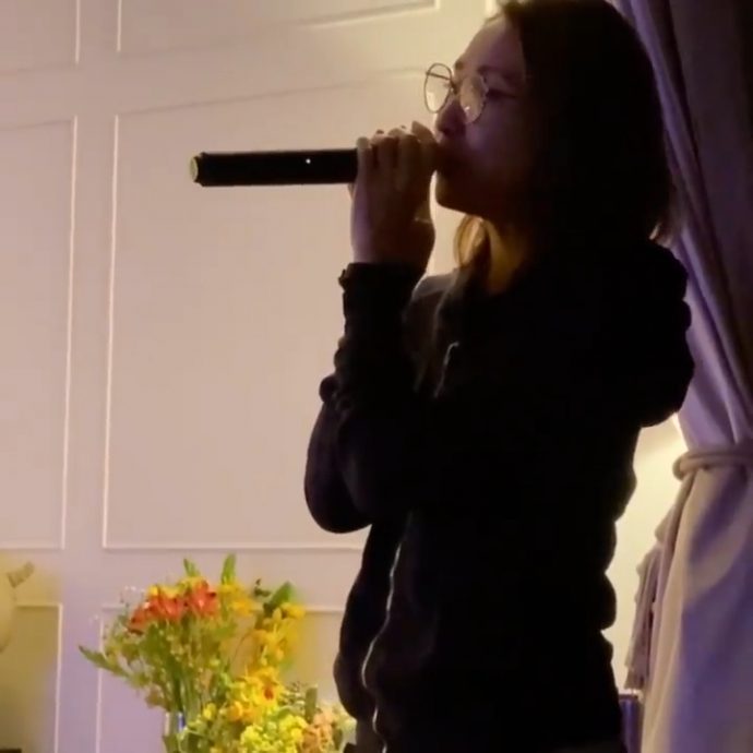 黎姿有望复出拍剧?1张合照引揣测