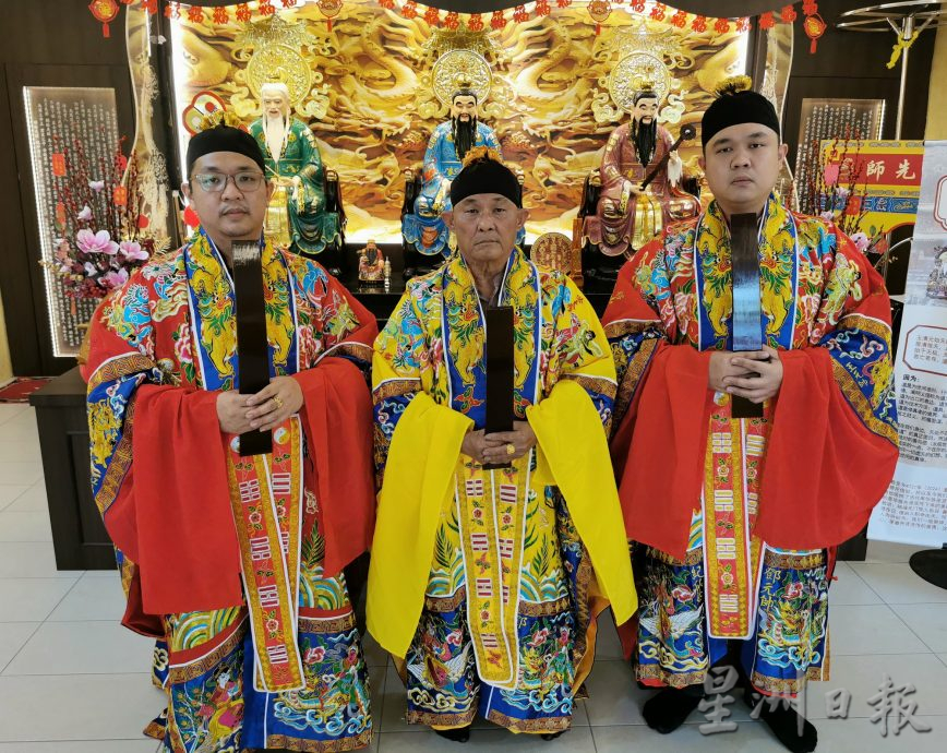 有故事的人：峇福建道士张伟典弘扬正道