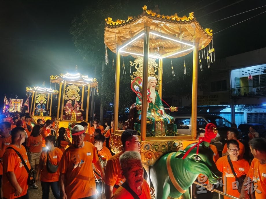 有故事的人：峇福建道士张伟典弘扬正道