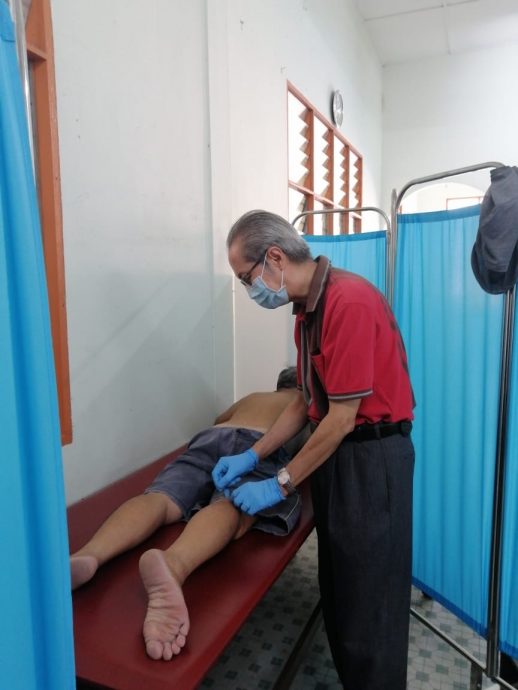 （刊期4月6日）有故事的人：当义务医师34载