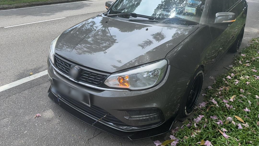 (古城主文)学员学车期间突然刹车酿6车连环撞事故