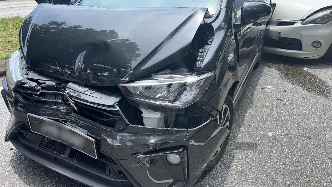 (古城主文)学员学车期间突然刹车酿6车连环撞事故