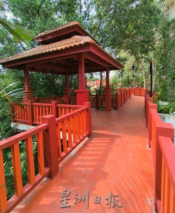 （古城封底主文）《用眼睛去旅游》：甲河畔红地毯