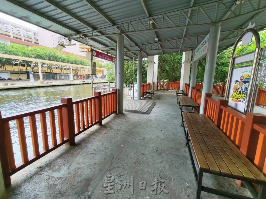 （古城封底主文）《用眼睛去旅游》：甲河畔红地毯