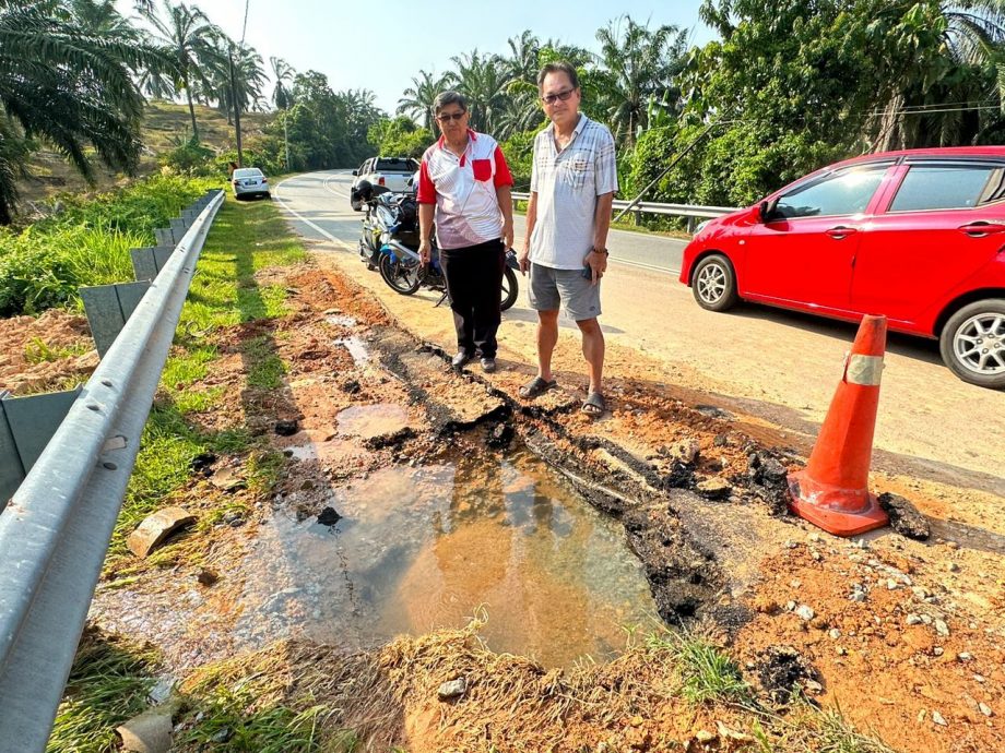 （古城封面主文）一周爆3次水管犹如“小瀑布” 马接村民频制水苦不堪言