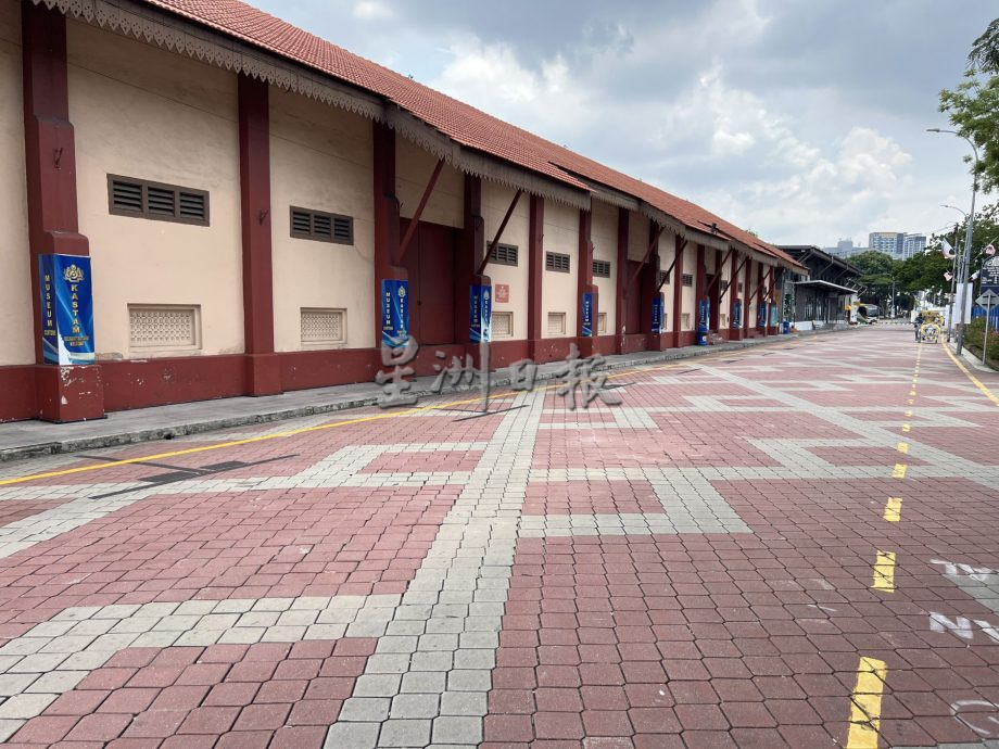 (古城封面主文)甲河广场路旁近20停车格一夜取消