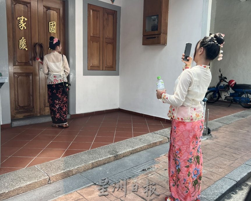 （古城封面主文）鸡场街红屋公假迎客·“娘惹”处处可见