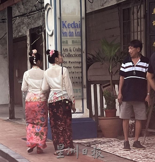(古城封面主文)鸡场街红屋公假迎客·“娘惹”处处可见
