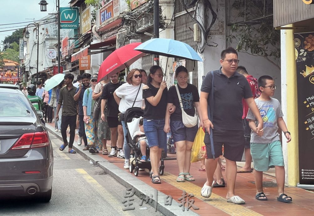 （古城封面主文）鸡场街红屋公假迎客·“娘惹”处处可见
