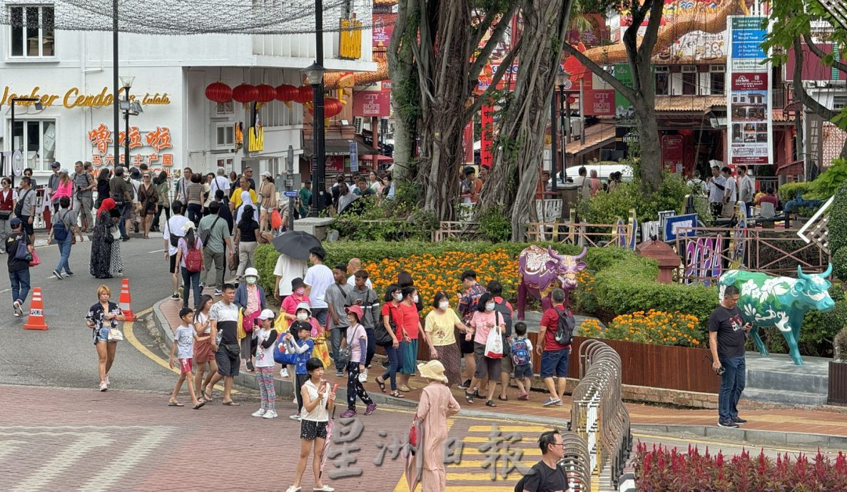 （古城封面主文）鸡场街红屋公假迎客·“娘惹”处处可见
