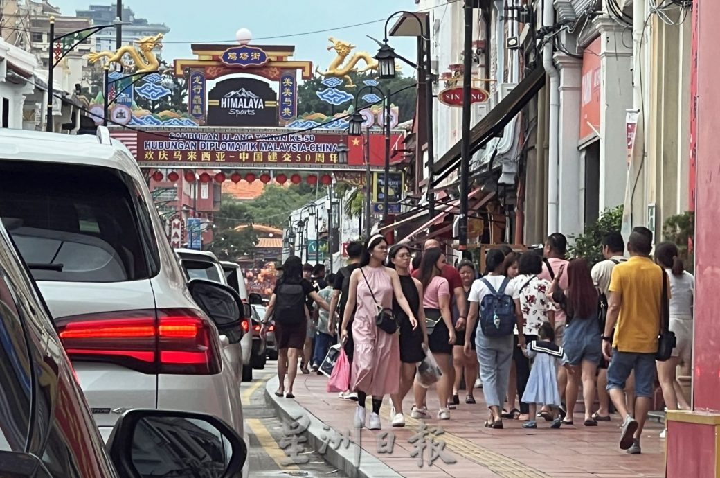 (古城封面主文)鸡场街红屋公假迎客·“娘惹”处处可见