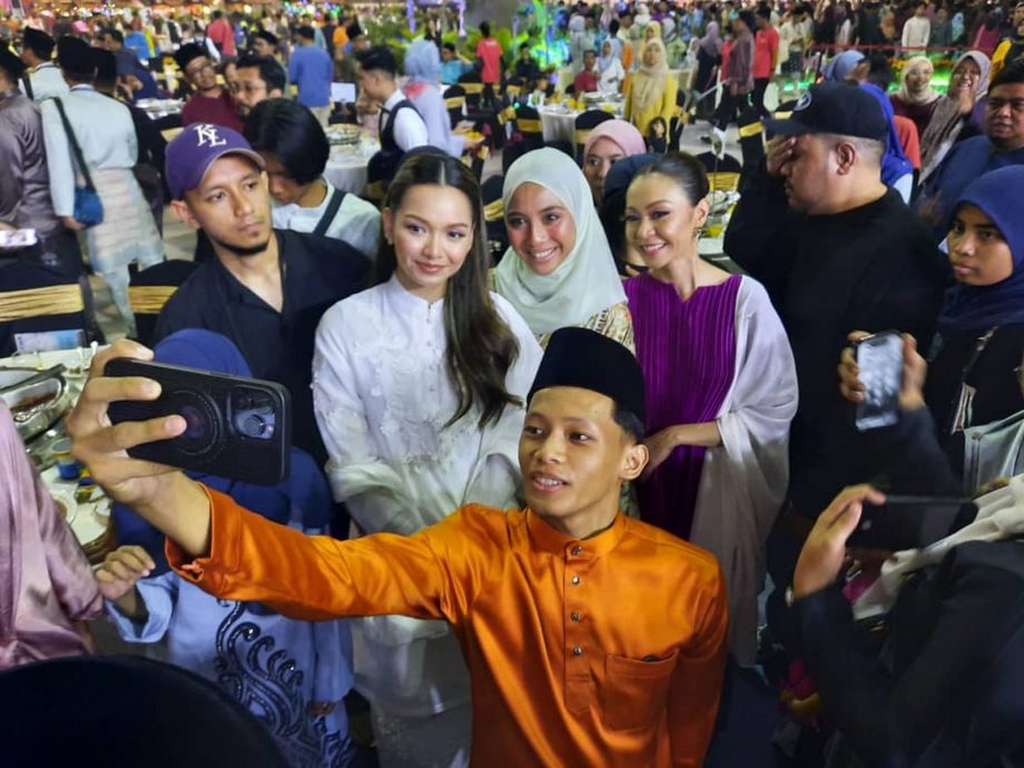 （古城版）甲州政府开放门户吸引2万人出席