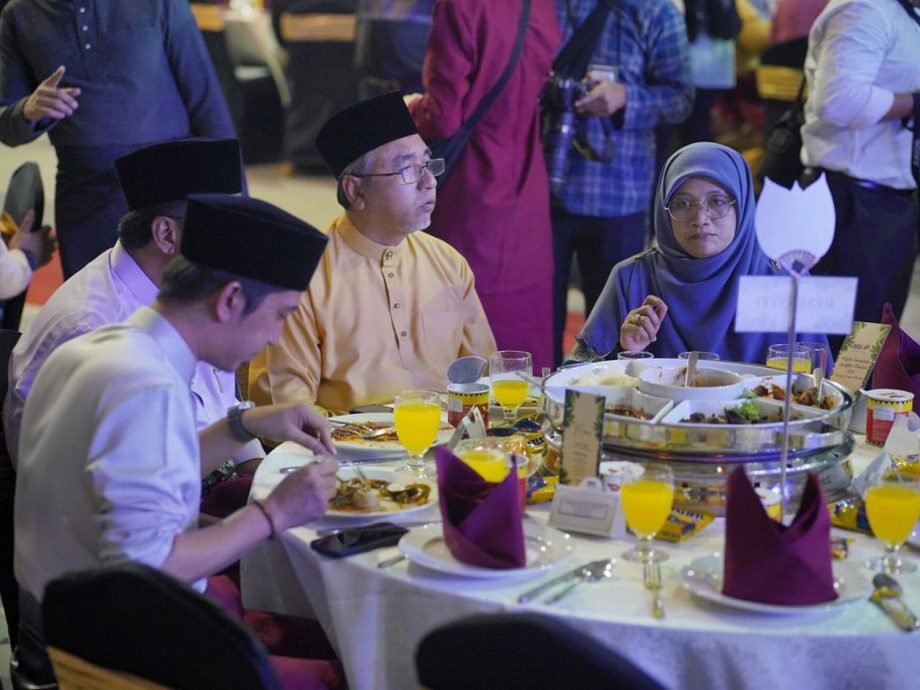 （古城版）甲州政府开放门户吸引2万人出席