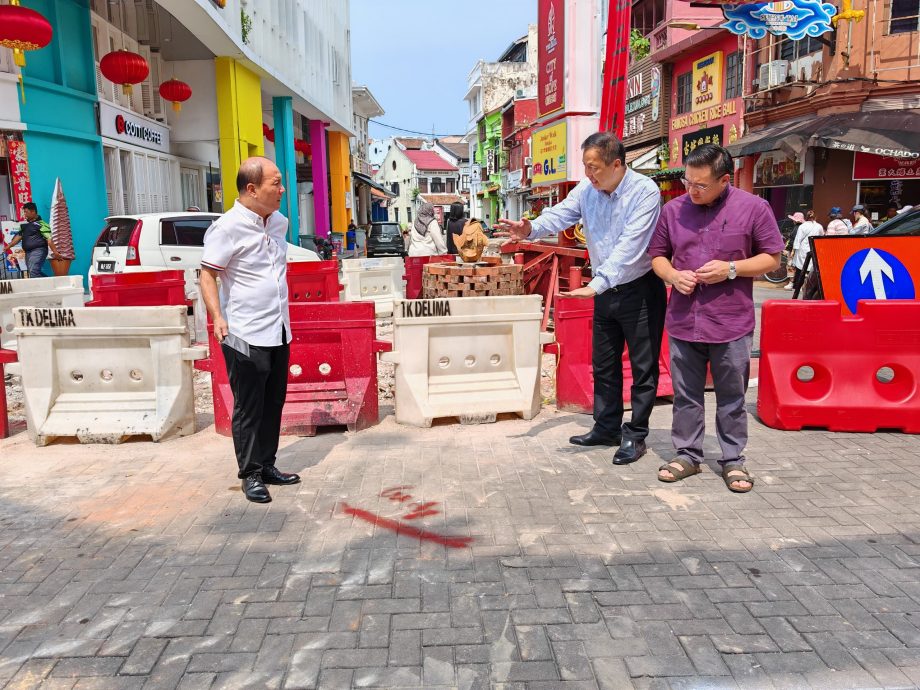 (古城第三版主文)鸡场街喷水池进行提升,稍微移动及改为圆环