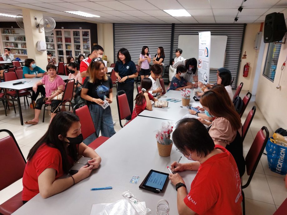 (古城第二版主文)我国每天有4人被诊断患上子宫颈癌,2人失去生命