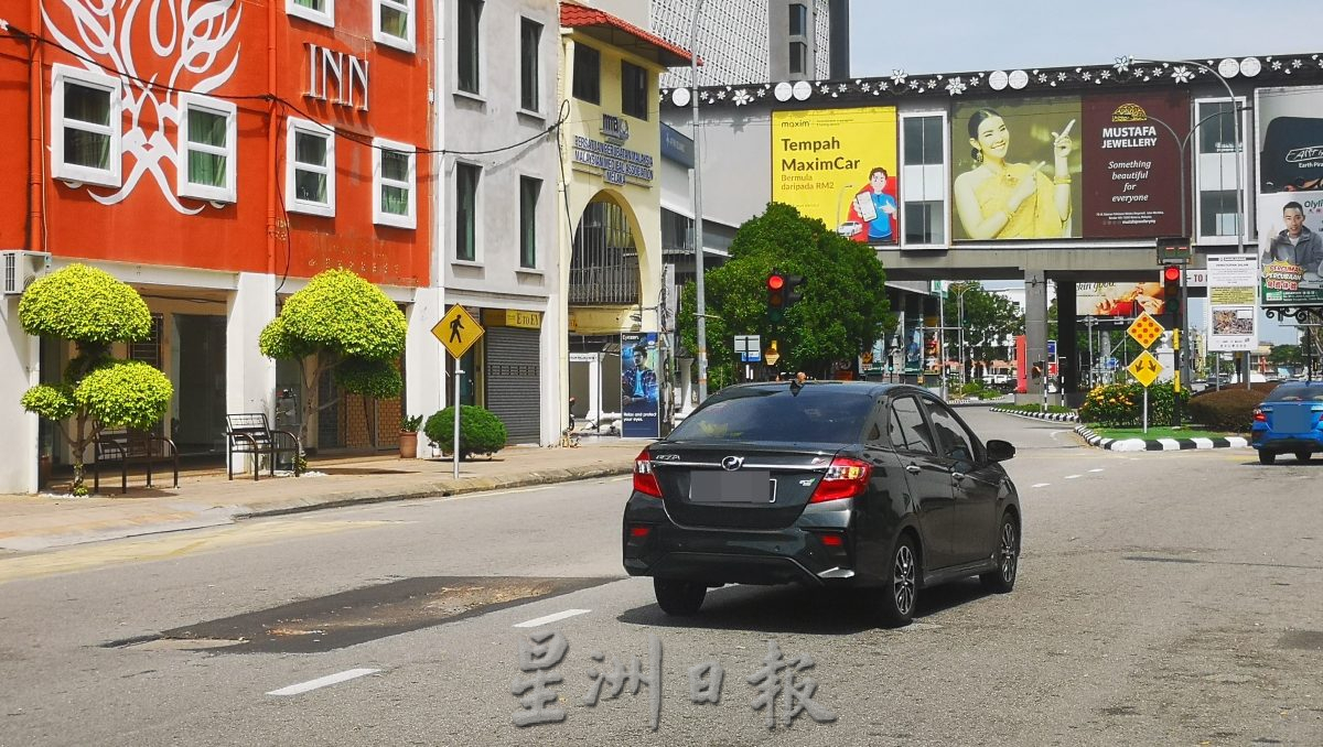 （古城第二版主文）甲拉也默迪卡路路坑好大 威胁公众安全