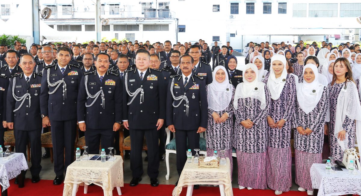(大北马5)全国总警长拉沙鲁丁见证,新旧槟总警长移交职权