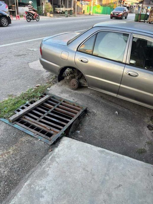  （大北马）停放在店屋前的轿车被4名小偷趁夜偷走轮胎与电池