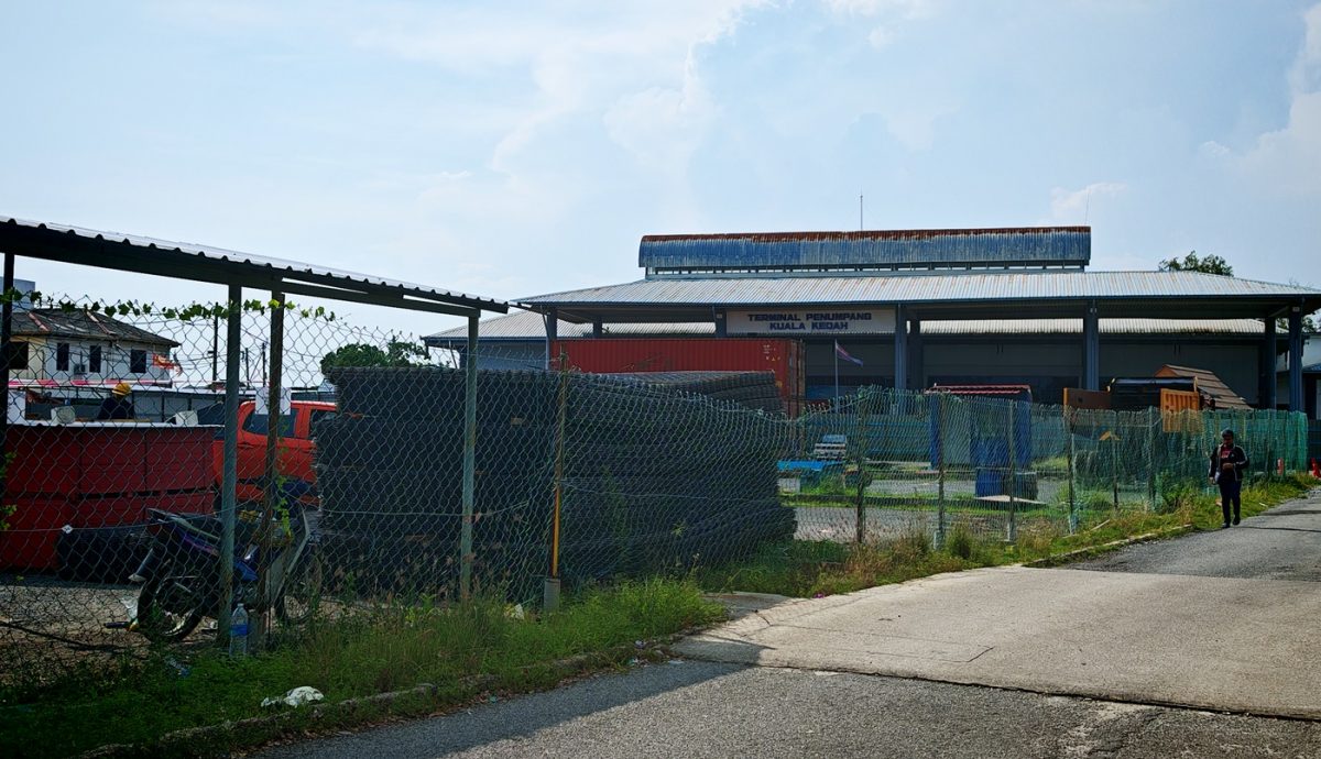 (大北马)吉打港口客船码头重建工程已开始动工,预计3年后采用绿色先进科技建筑的新码头,迎接国内外游客。