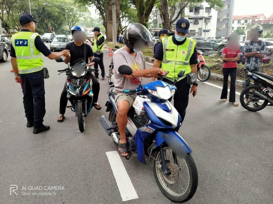 （大北马）槟州陆路交通局取缔摩托车，共开出348张罚单。