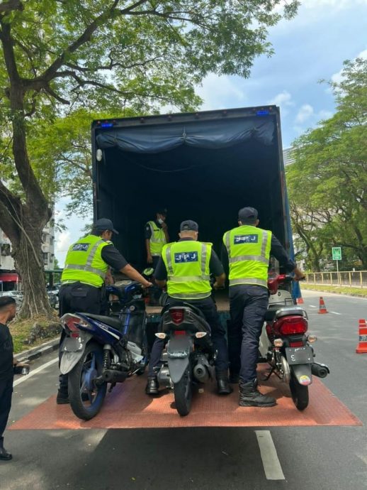 （大北马）槟州陆路交通局取缔摩托车，共开出348张罚单。