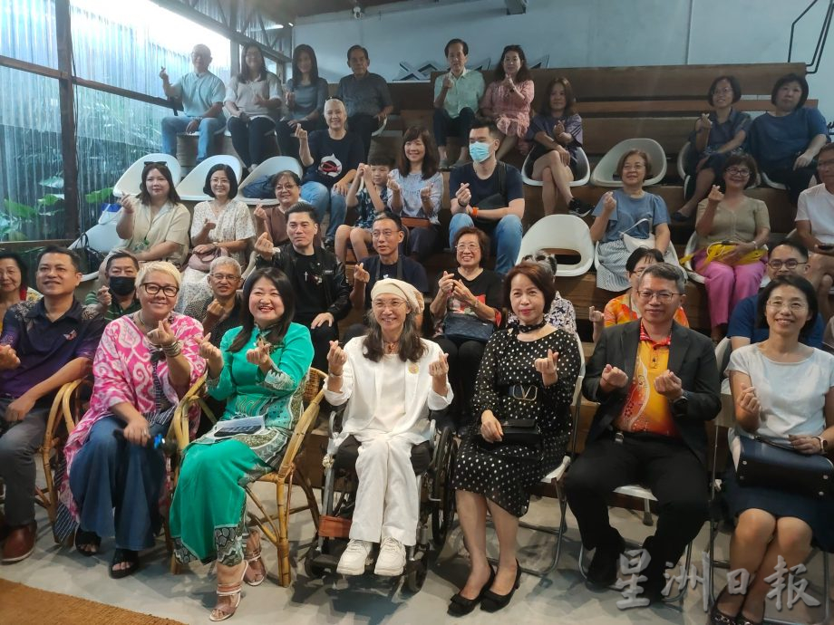 沈秋香与张柔恩“岁月情事与看见”双人慈善画展