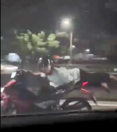 (大北马)骑士单手扮超人 玩命飙车