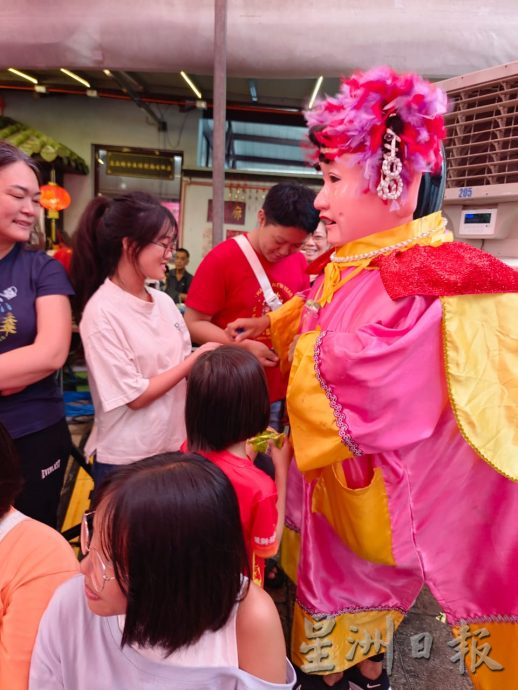 (已签发)柔:“三月初三锣鼓响”潮州童谣朗诵比赛 谢欣卉夺冠