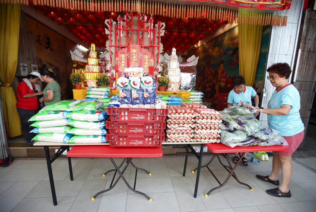 （已签发）柔：【善心美事】每周办义诊每月派物资 百万镇八仙宫集结各方助人