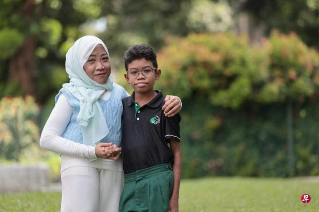 (已签发)柔:狮城二三事:女客服自幼洗肾 兼照顾患病幼弟