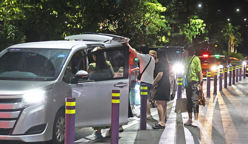 （已签发）柔：狮城二三事：德士司机揭害群之马　专挑旅游区车费贵六倍宰客