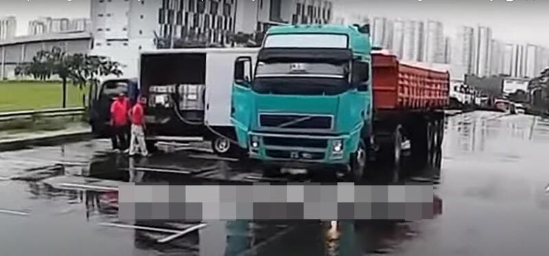 (已签发)柔:狮城二三事:重型车被指偷卖大马柴油 赚3倍‘外快’