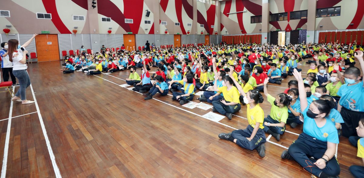 (早报头)大都会:高产基金会赞助巴生培英《星洲日报》,支持阅报计划