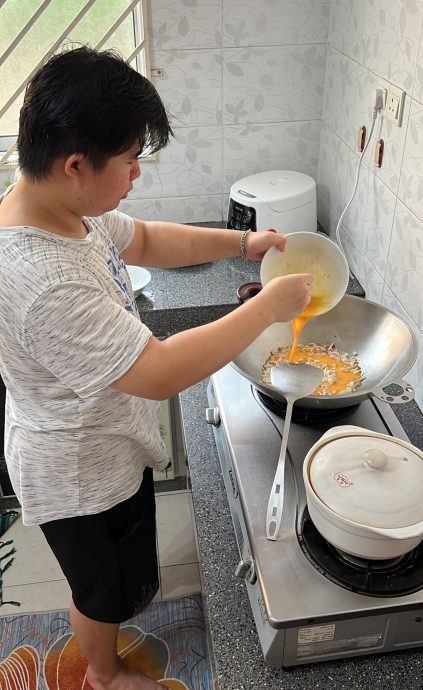 【私房好菜】：儿子掌勺温暖家人的心