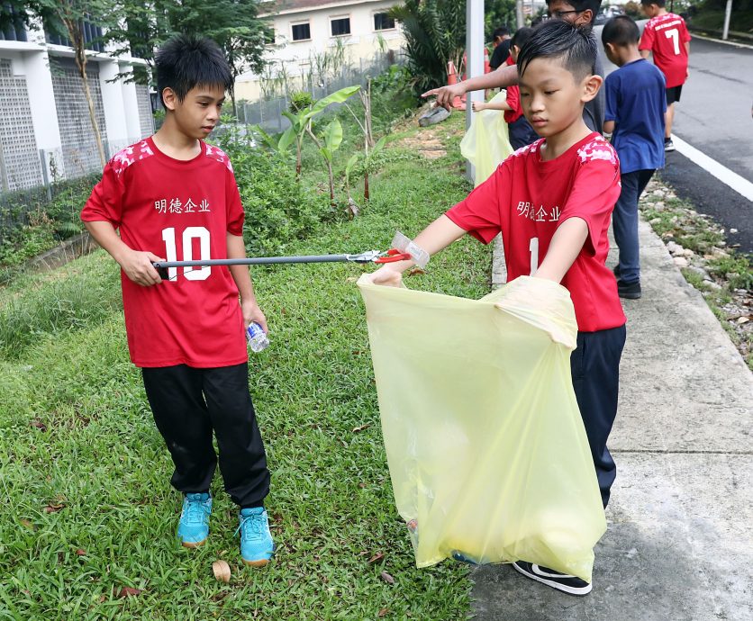 (版2副)大都会:沙叻秀新村首办“徒步美化社区”活动
