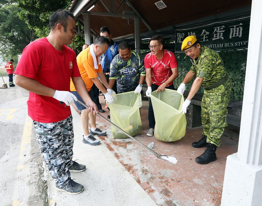 (版2副)大都会:沙叻秀新村首办“徒步美化社区”活动