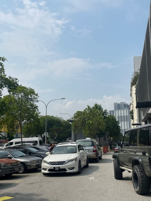 （版2头）大都会/余保凭建议将路段改为单向道以解决交通阻塞问题