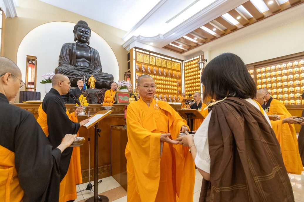 (版3头)大都会-马来西亚佛光山2024年第19期短期出家修道会