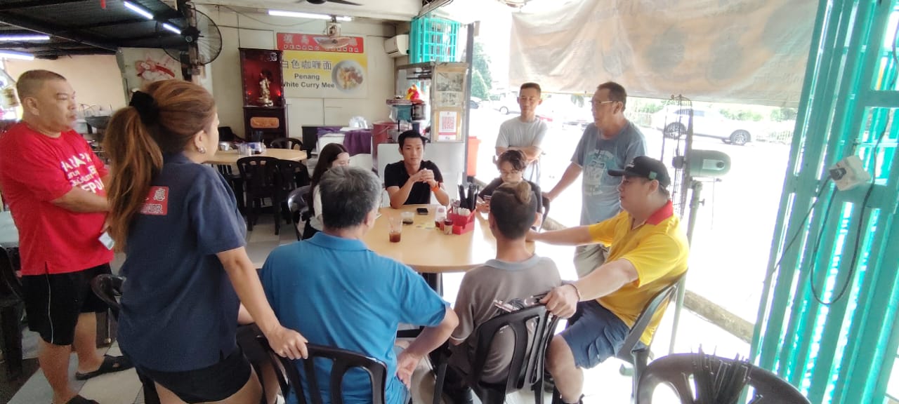 (版3头)大都会/甲洞卫星市为食街小贩非议铁围栏课题沦为政治玩弄议题