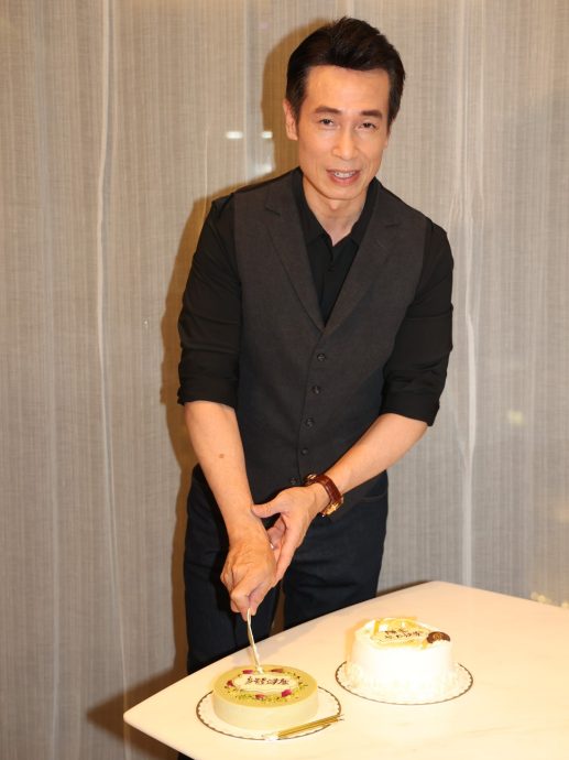 陈豪生日望经济变好 ​咬紧牙根经营咖啡店