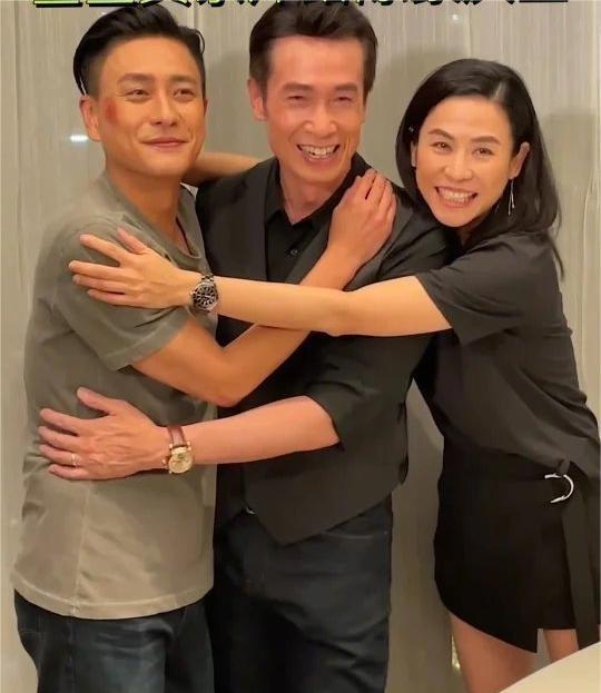 陈豪生日望经济变好 ​咬紧牙根经营咖啡店