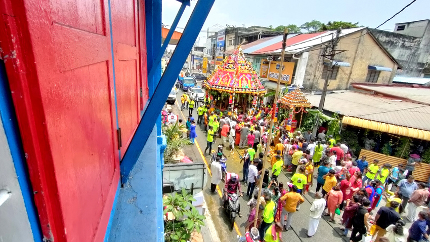 Kim Teoh／车龙中发现美