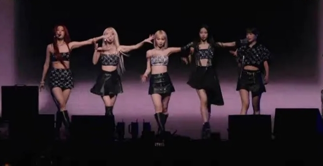 LE SSERAFIM首登科切拉全开麦 唱功太烂被狠批“声音污染”