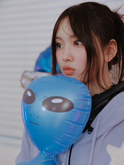 NewJeans美国开告黑粉 成员Hyein惊爆骨折